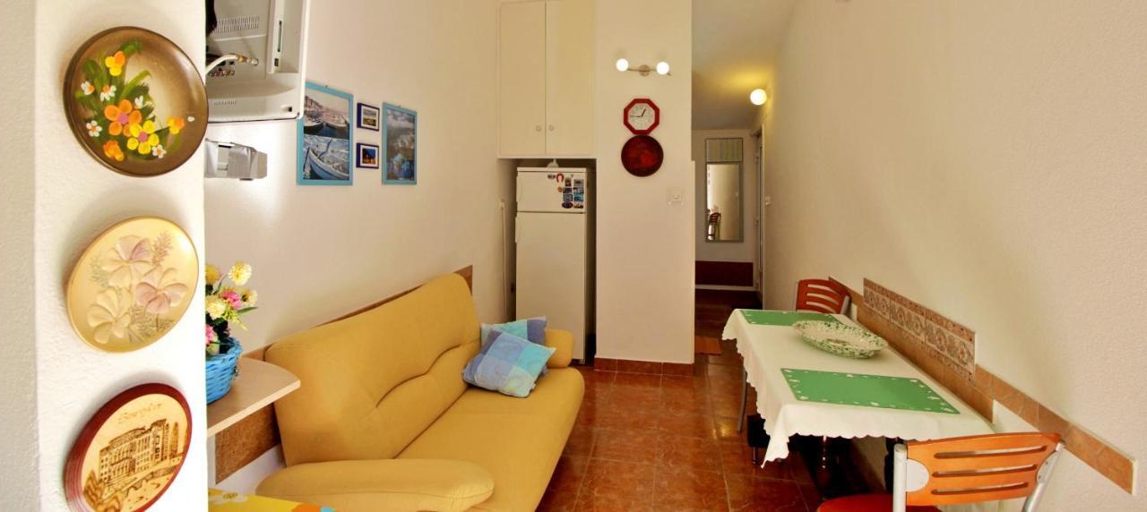 Seaside Apartment Omis Bagian luar foto